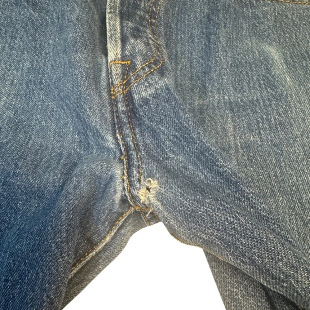 Levi's 501 Original Fit Jeans Men's 32x30 Med Wash Button Fly Straight Leg Denim